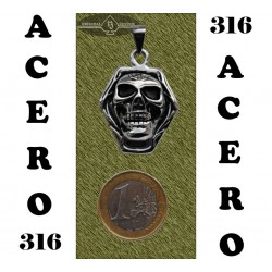 Colgante de acero, calavera en exágono