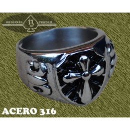 Anillo de acero, sello con cruz