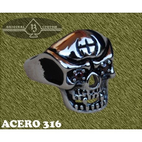 Anillo de acero, calavera ojos rojos II