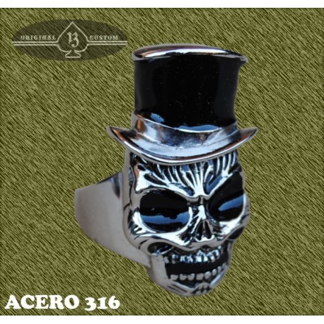 Anillo de acero, calavera con chistera