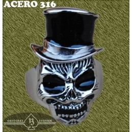 Anillo de acero, calavera con chistera