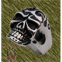 Anillo de acero, calavera tribales