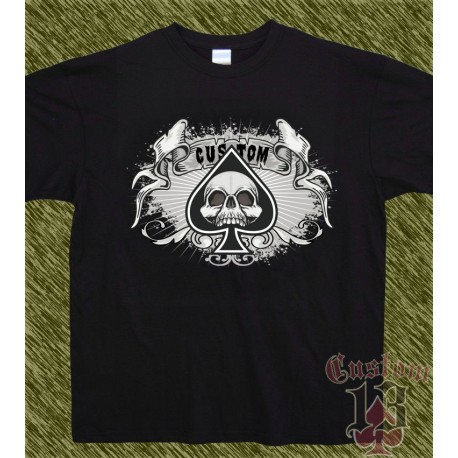 Camiseta negra, calavera pica