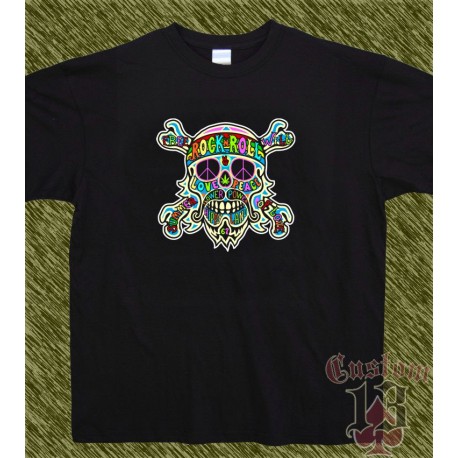 Camiseta negra, calavera love peace