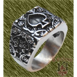 Anillo de acero, pica con filigranas