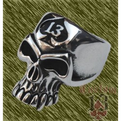 Anillo de acero calavera pica con 13