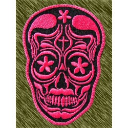 Parche bordado, calavera mexicana rosa