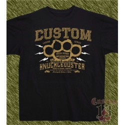 Camiseta negra, knuckle duster