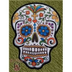 parche calavera mexicana ojos flor fondo dorado