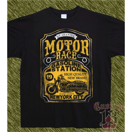 Camiseta negra, motor gasoline station