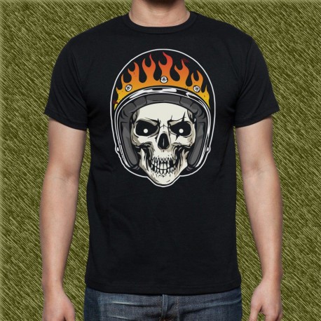 Camiseta negra, calavera casco con llamas