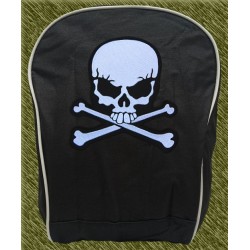 mochila negra bodada, calavera tibias