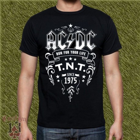 Camiseta negra, ac dc, tnt 1975