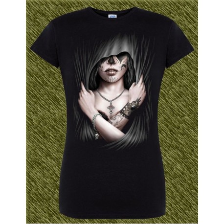 Camiseta negra de mujer, escondida