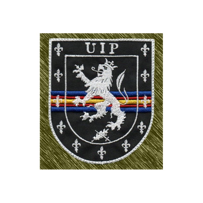 parche bordado, UIP, fondo negro
