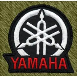 Parche bordado, Yamaha logo, blanco y rojo