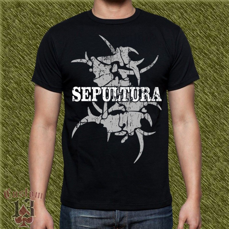 Camiseta Sepultura, logo gris