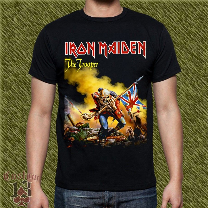 Camiseta Iron Maiden, the trooper humo de fondo