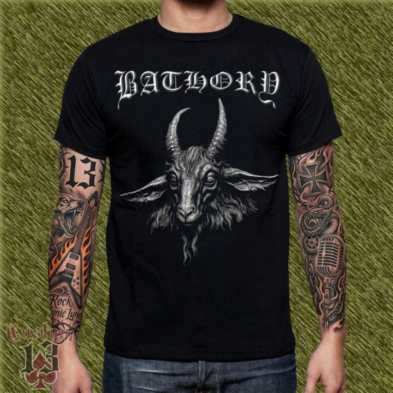 Camiseta negra unisex de la banda de metal Bathory con el diseño clásico Goat de Custom 13.